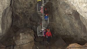 Vatnshellir cave tour